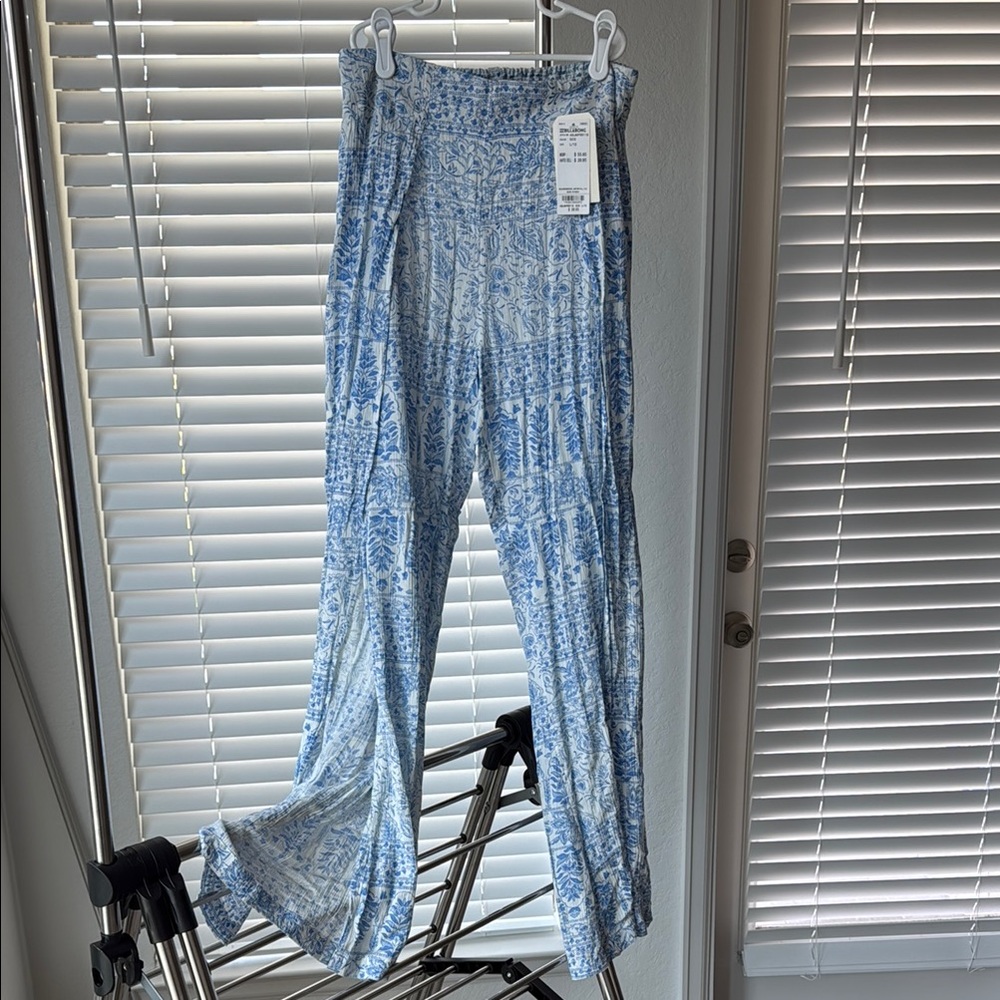 Billabong Floral Blue and White Pants